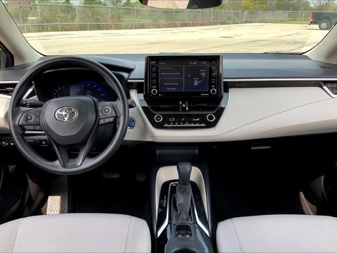 Used 2022 Toyota Corolla LE FWD image 15