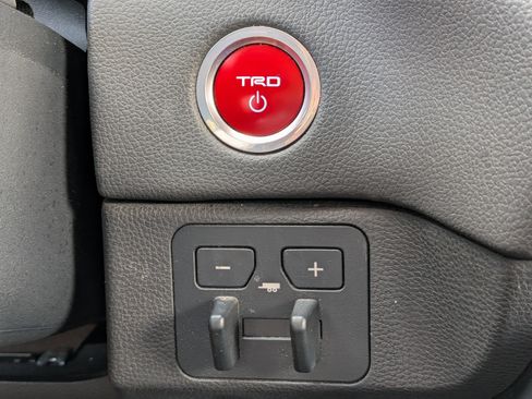 Used 2022 Toyota Tundra TRD Pro AWD/4WD image 33