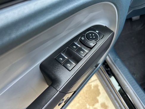 New 2025 Ford Maverick XL image 11