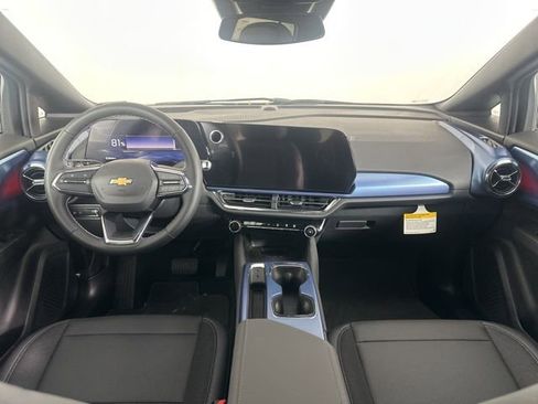 New 2026 Chevrolet Equinox EV LT AWD/4WD image 17