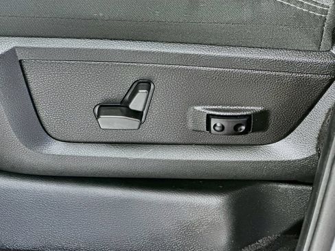 Used 2021 RAM 2500 Big Horn w/ Level B Equipment Group AWD/4WD image 22