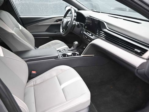 Used 2025 Toyota Camry SE FWD image 11