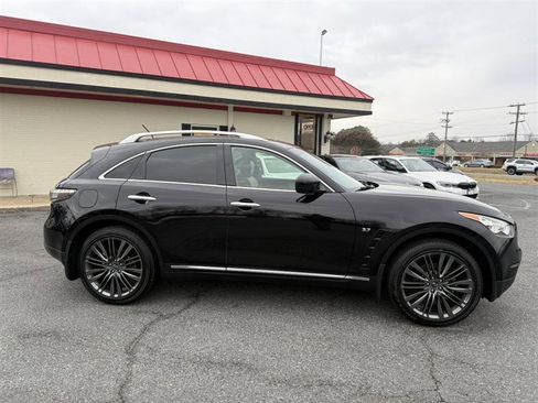 Used 2017 INFINITI QX70 AWD w/ Limited Package image 4