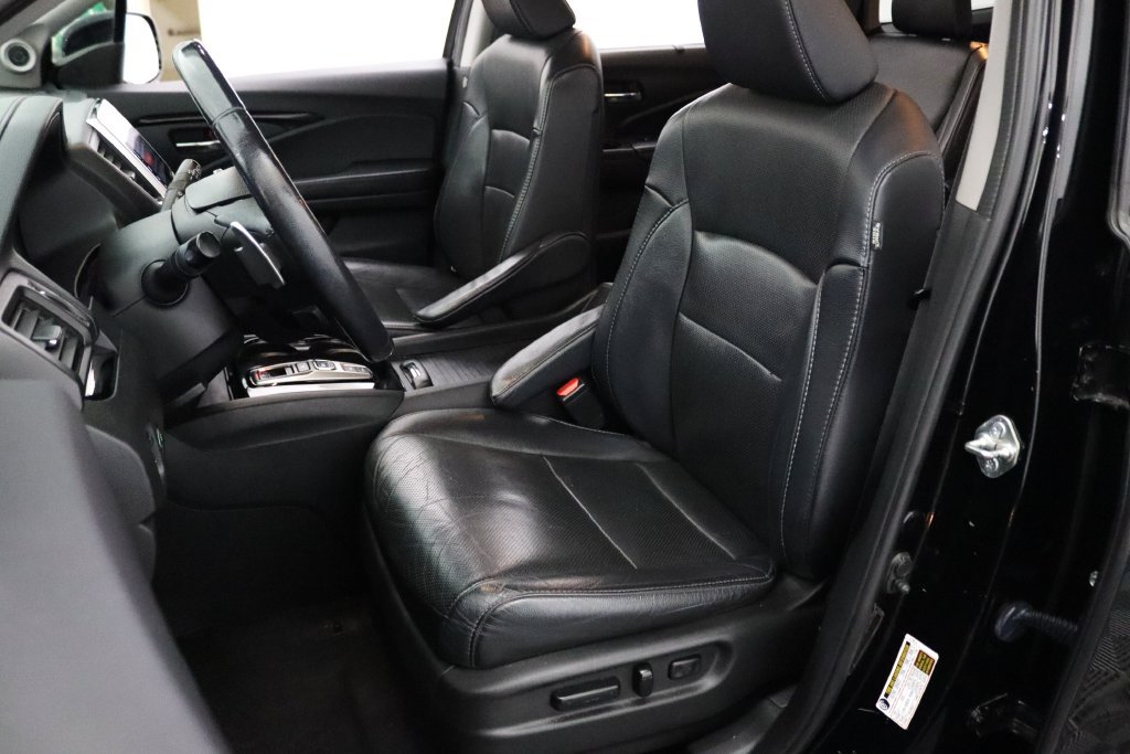 Used 2017 Honda Pilot Elite image 2