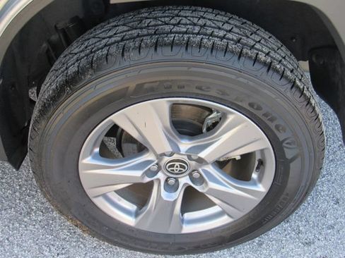 Used 2022 Toyota RAV4 XLE w/ Convenience Package AWD/4WD image 16