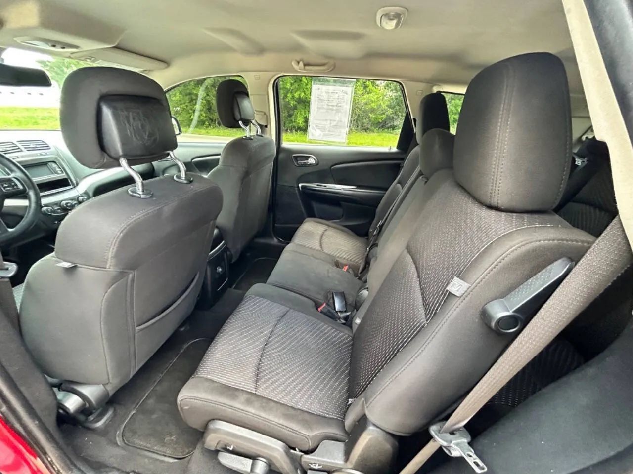 Used 2019 Dodge Journey SE FWD image 13