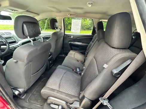 Used 2019 Dodge Journey SE FWD image 13