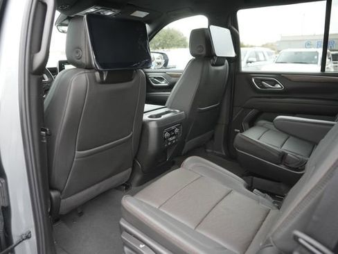 Used 2024 Chevrolet Tahoe High Country image 11