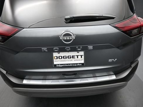 Used 2023 Nissan Rogue SV FWD image 23