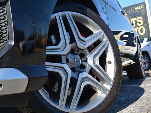 Used 2015 Mercedes-Benz ML 63 AMG 4MATIC image 2