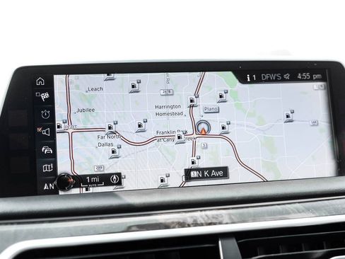 Used 2017 BMW 750i RWD image 25