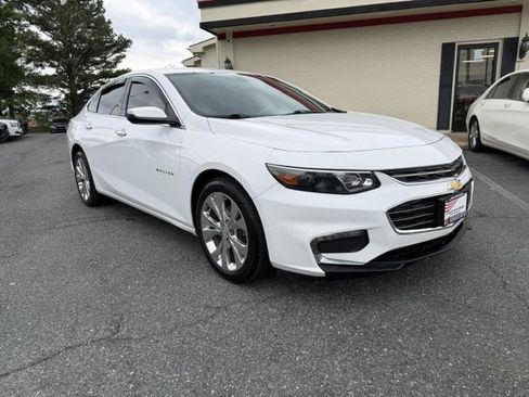 Used 2018 Chevrolet Malibu Premier FWD image 3