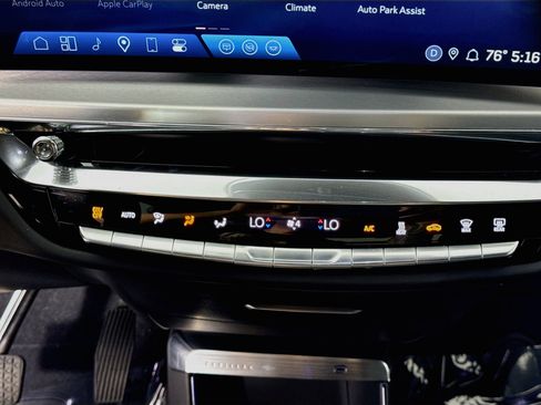 Used 2024 Cadillac Lyriq Luxury AWD/4WD image 18