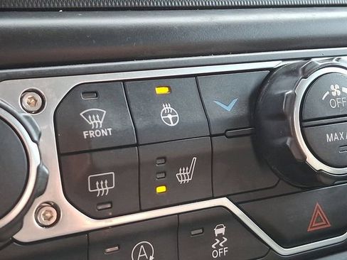 Used 2022 Jeep Gladiator Willys image 24