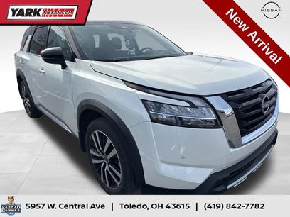 Used 2023 Nissan Pathfinder Platinum