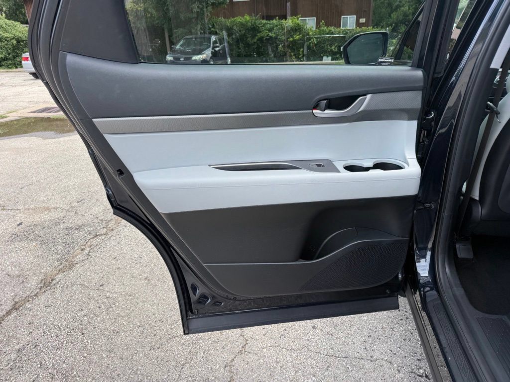 Used 2024 Hyundai Palisade SEL FWD image 32