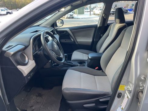 Used 2015 Toyota RAV4 LE image 13