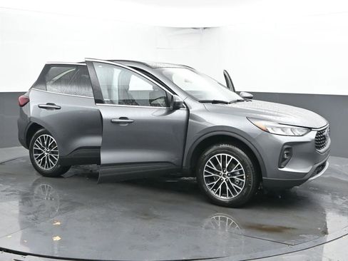 New 2026 Ford Escape SE w/ Class II Trailer Tow Package image 53