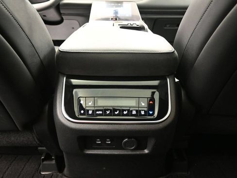 Used 2025 INFINITI QX80 Luxe AWD/4WD image 25