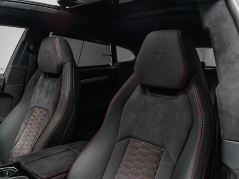 Used 2021 Lamborghini Urus AWD/4WD image 26