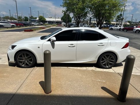 Used 2018 Lexus IS 350 F Sport RWD image 4