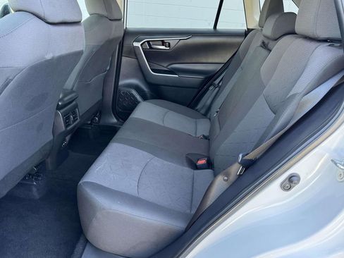 Used 2024 Toyota RAV4 XLE AWD/4WD image 17