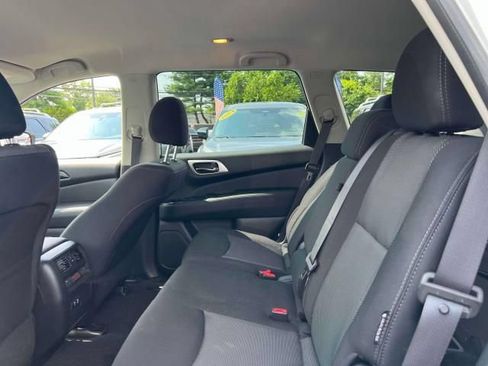 Used 2020 Nissan Pathfinder S AWD/4WD image 12