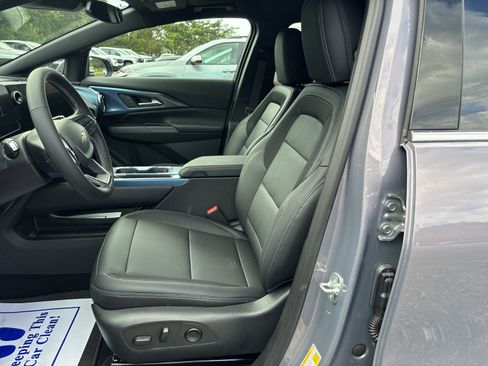 New 2026 Chevrolet Equinox EV LT image 11