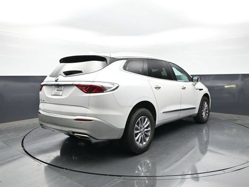 Used 2023 Buick Enclave Essence FWD image 8