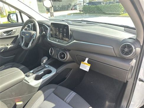 New 2025 Chevrolet Blazer LT w/ Driver Confidence Package image 27