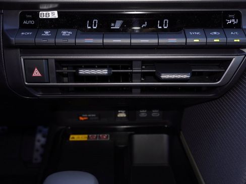 New 2026 Toyota Camry Hybrid image 13