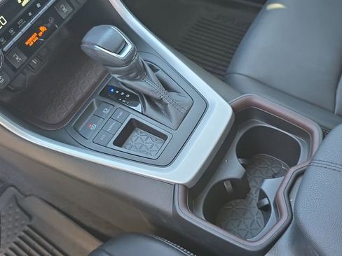 Used 2021 Toyota RAV4 Limited image 25