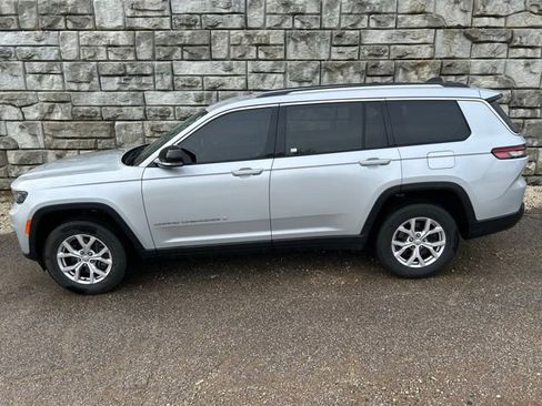 Certified 2022 Jeep Grand Cherokee L Limited image 3