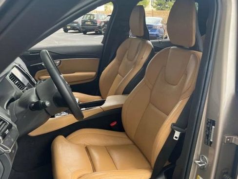 Used 2023 Volvo XC90 B6 Ultimate AWD/4WD image 3