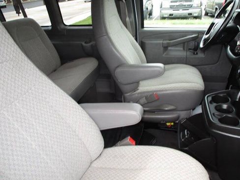 Used 2019 Chevrolet Express 3500 LS RWD image 32