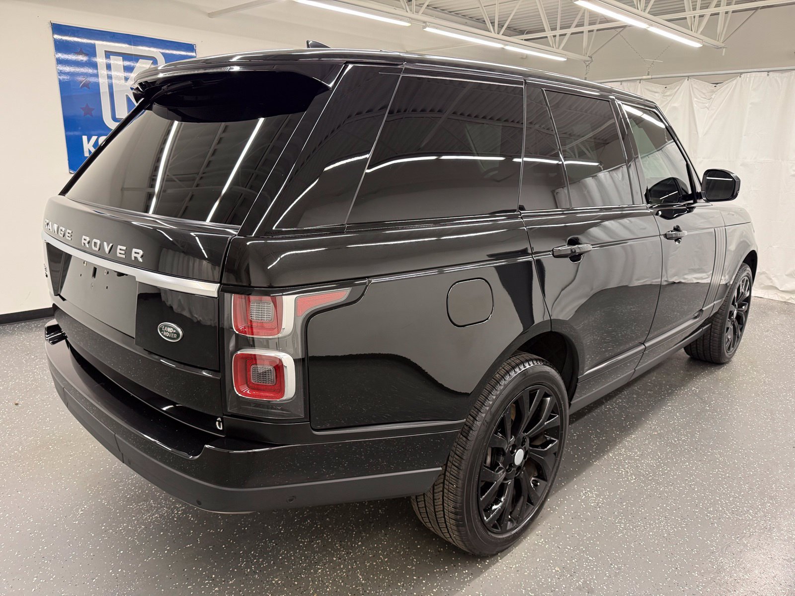 Used 2020 Land Rover Range Rover HSE AWD/4WD image 2
