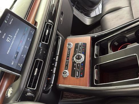 Used 2023 Lincoln Aviator Reserve w/ Equipment Group 201A image 21