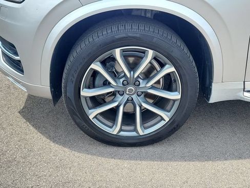 Used 2017 Volvo XC90 T6 Momentum w/ Vision Package AWD/4WD image 8