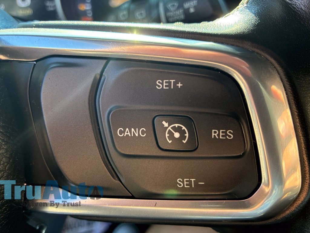 Used 2022 Jeep Wrangler Unlimited Sahara w/ Cold Weather Group AWD/4WD image 29