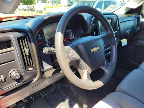 Used 2018 Chevrolet Silverado 1500 Custom w/ Custom Value Package RWD image 12