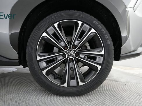 Used 2023 Toyota bZ4X Limited image 18