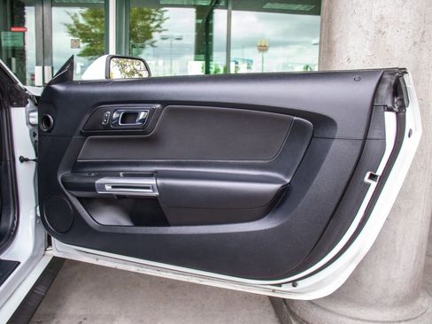 Used 2015 Ford Mustang GT RWD image 19