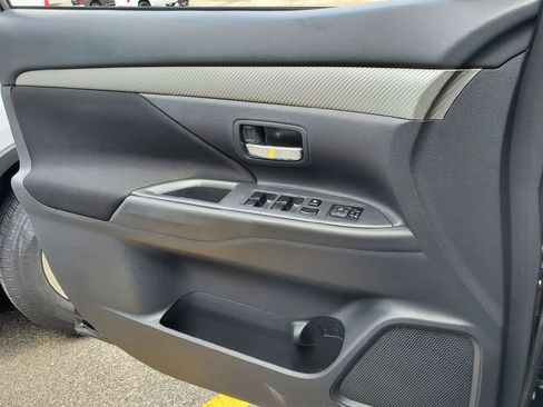 Used 2014 Mitsubishi Outlander ES FWD image 13