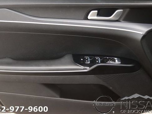 Used 2023 Kia K5 LXS image 9