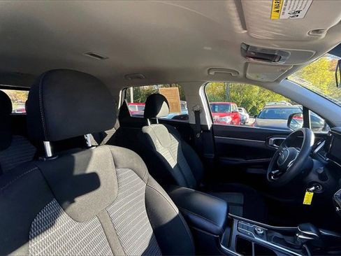 Used 2021 Kia Sorento LX image 19