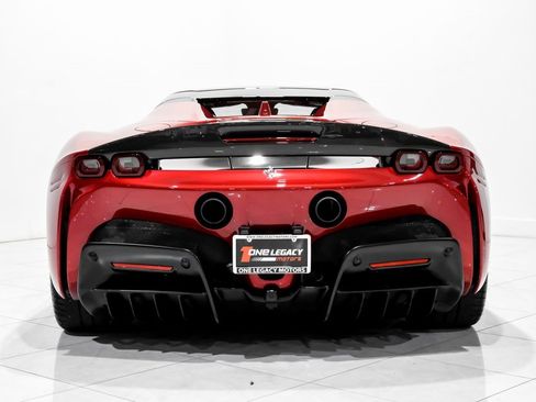 Used 2022 Ferrari SF90 Spider image 7