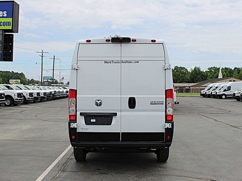 Used 2023 RAM ProMaster 2500 w/ Premium Convenience Group (B) FWD image 9