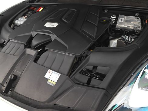 Used 2022 Porsche Cayenne Coupe image 37