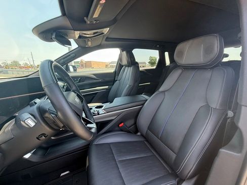 Certified 2024 Cadillac Lyriq Luxury AWD/4WD image 28