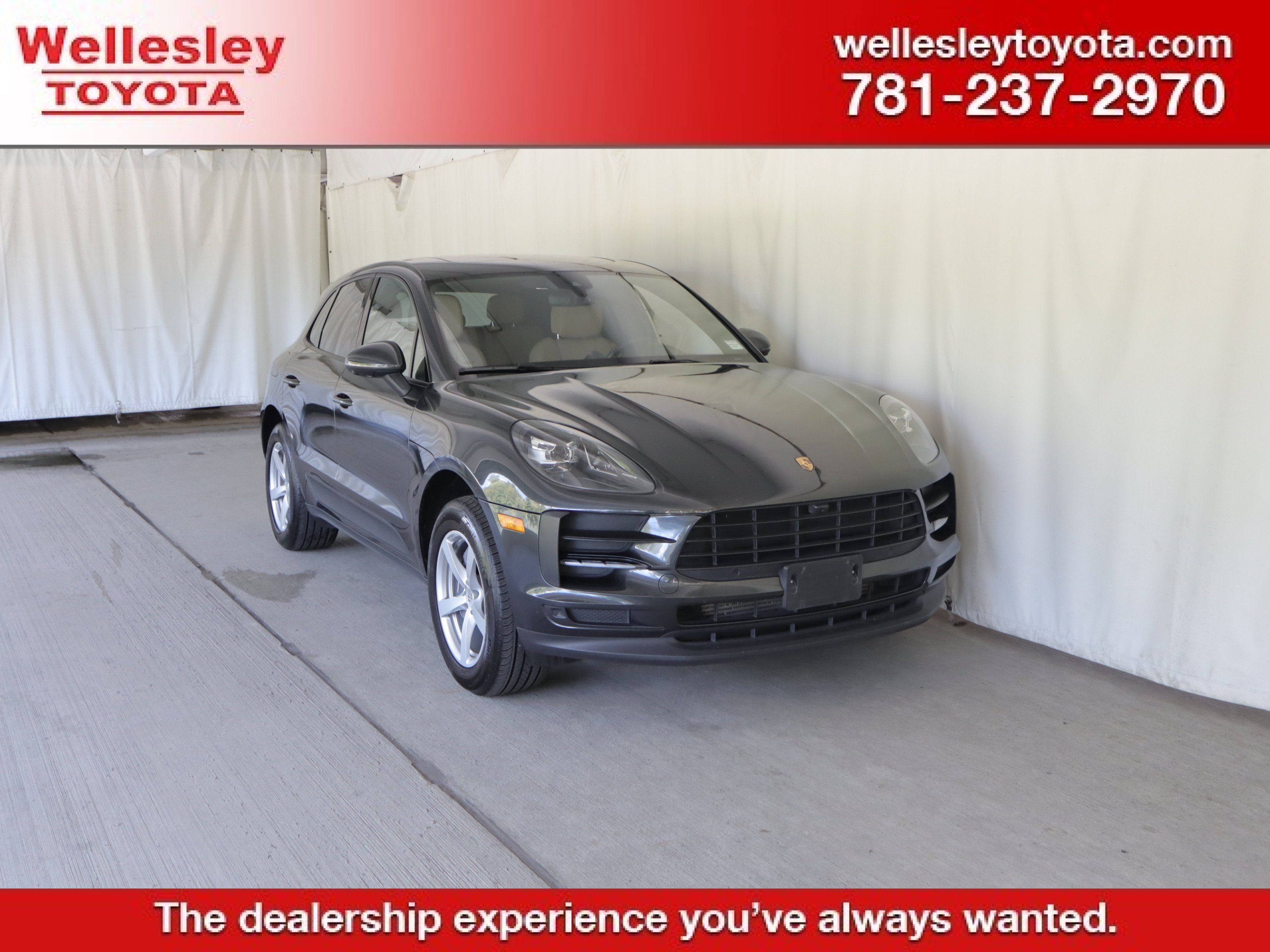 Used 2021 Porsche Macan AWD/4WD image 1